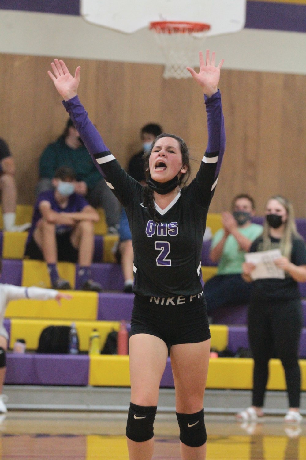 Stormie Elkins reacts after the Rangers reclaim the lead in the first set.